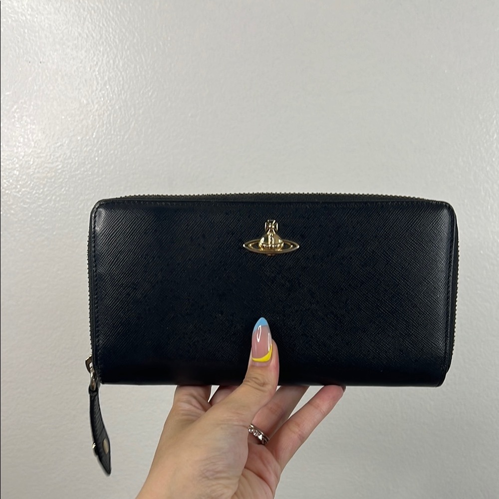 Vivienne Westwood Logo Plaque Zip Round Wallet